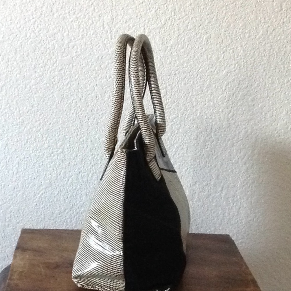 Black Handbag - Picture 2 of 3